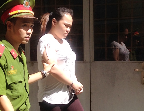  Bà mẹ trẻ 'đánh võng' trốn đặc nhiệm ra tòa